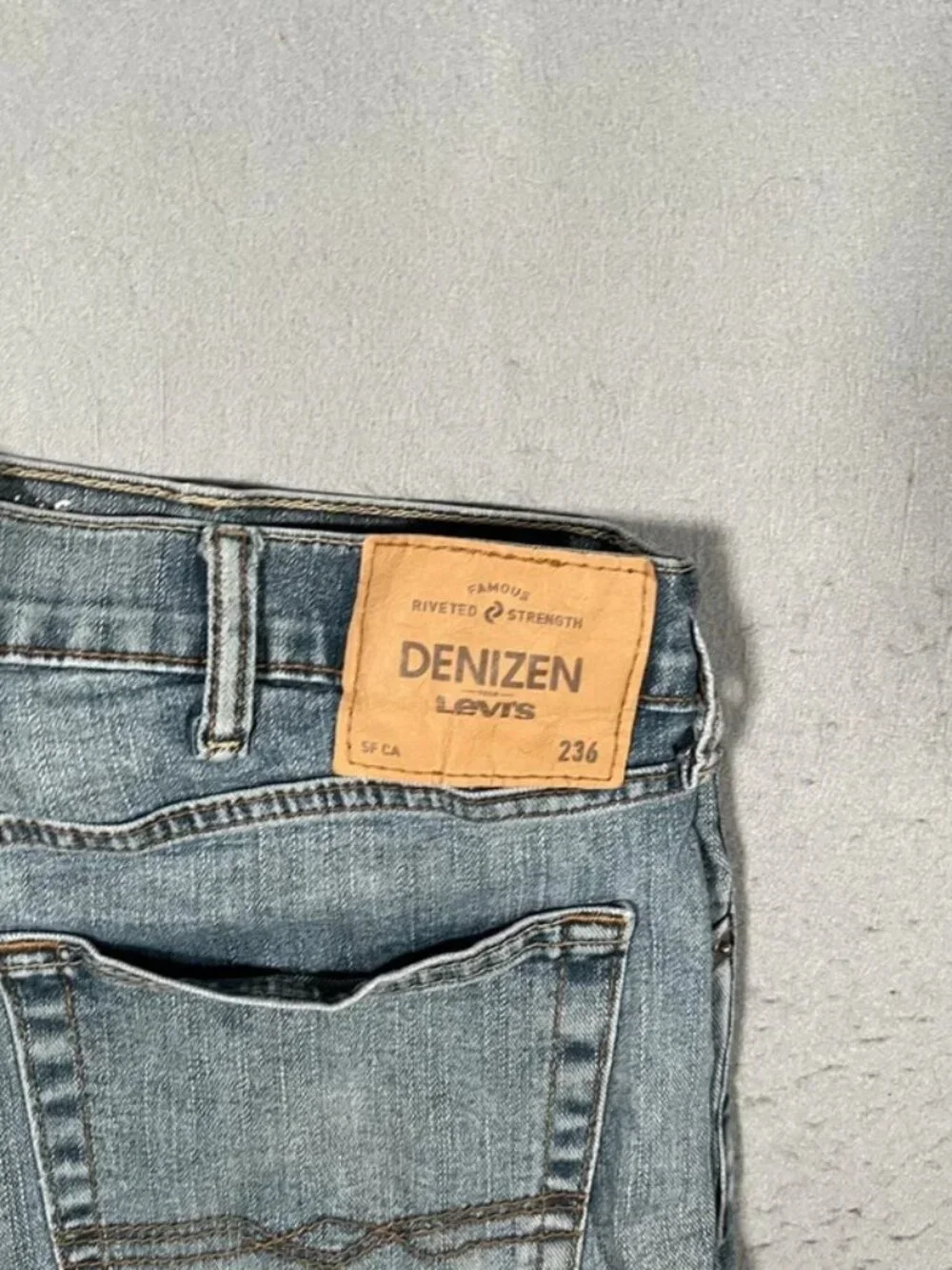 Levi’s Denizen Light Blue Denim Jeans Relaxed Fit W38 L30